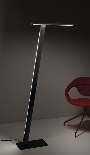lampada-da-terra-luce-orientabile-06001-1